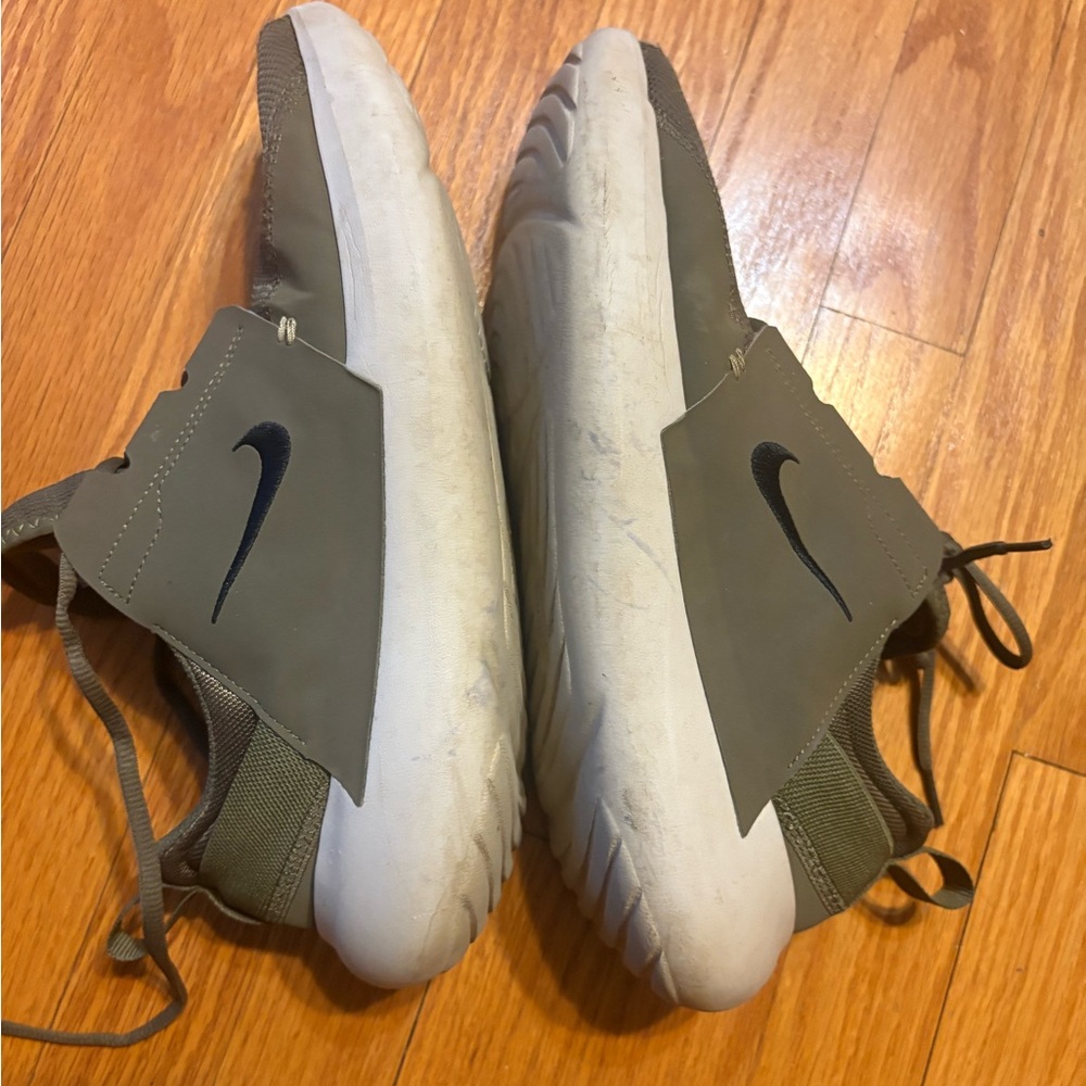 Nike E-Series AD Olive